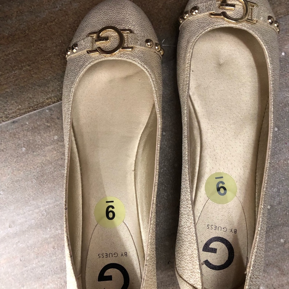 New guess flats